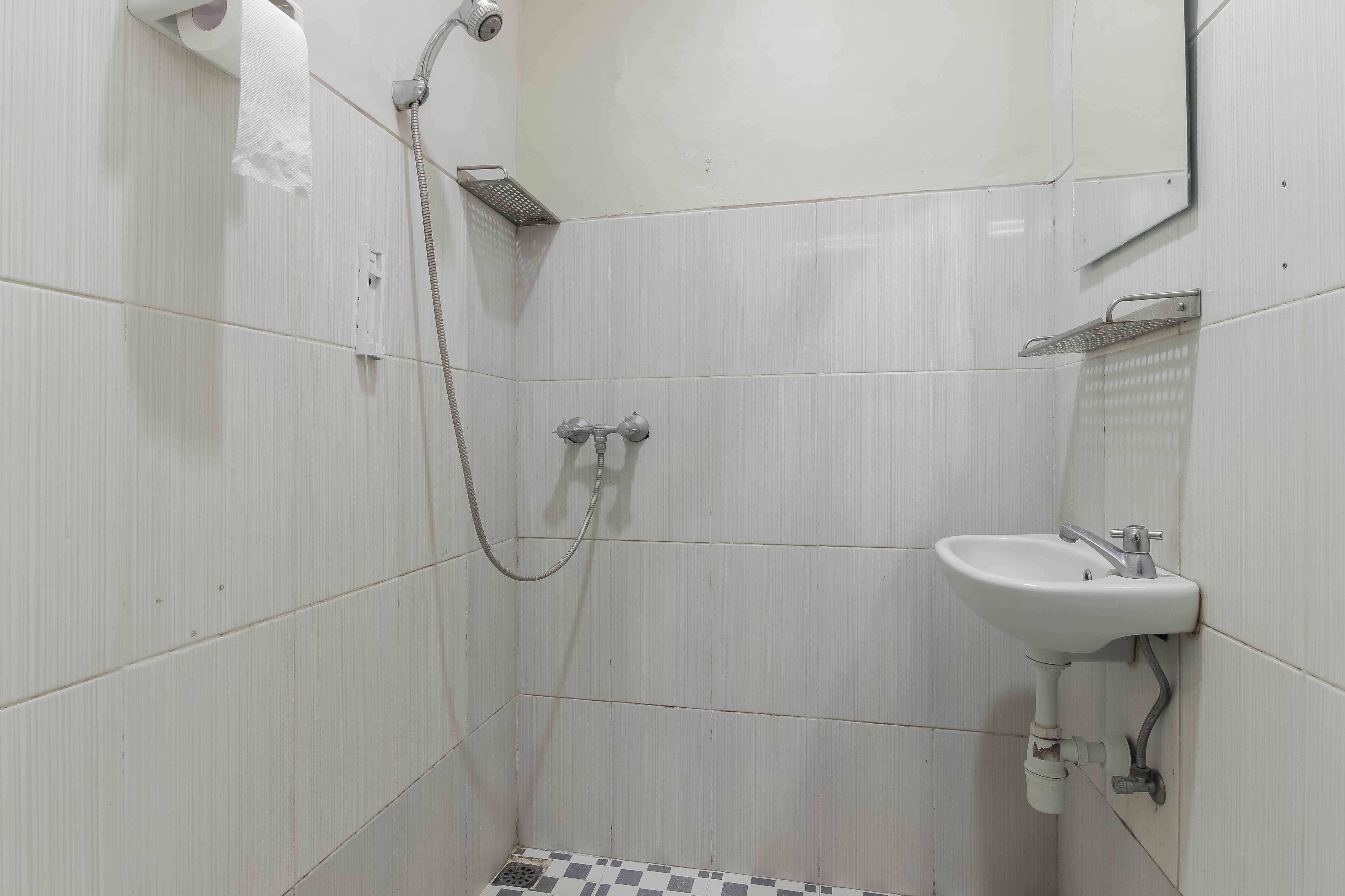 Reddoorz Plus Near Lippo Cikarang Mall Бекаси Екстериор снимка