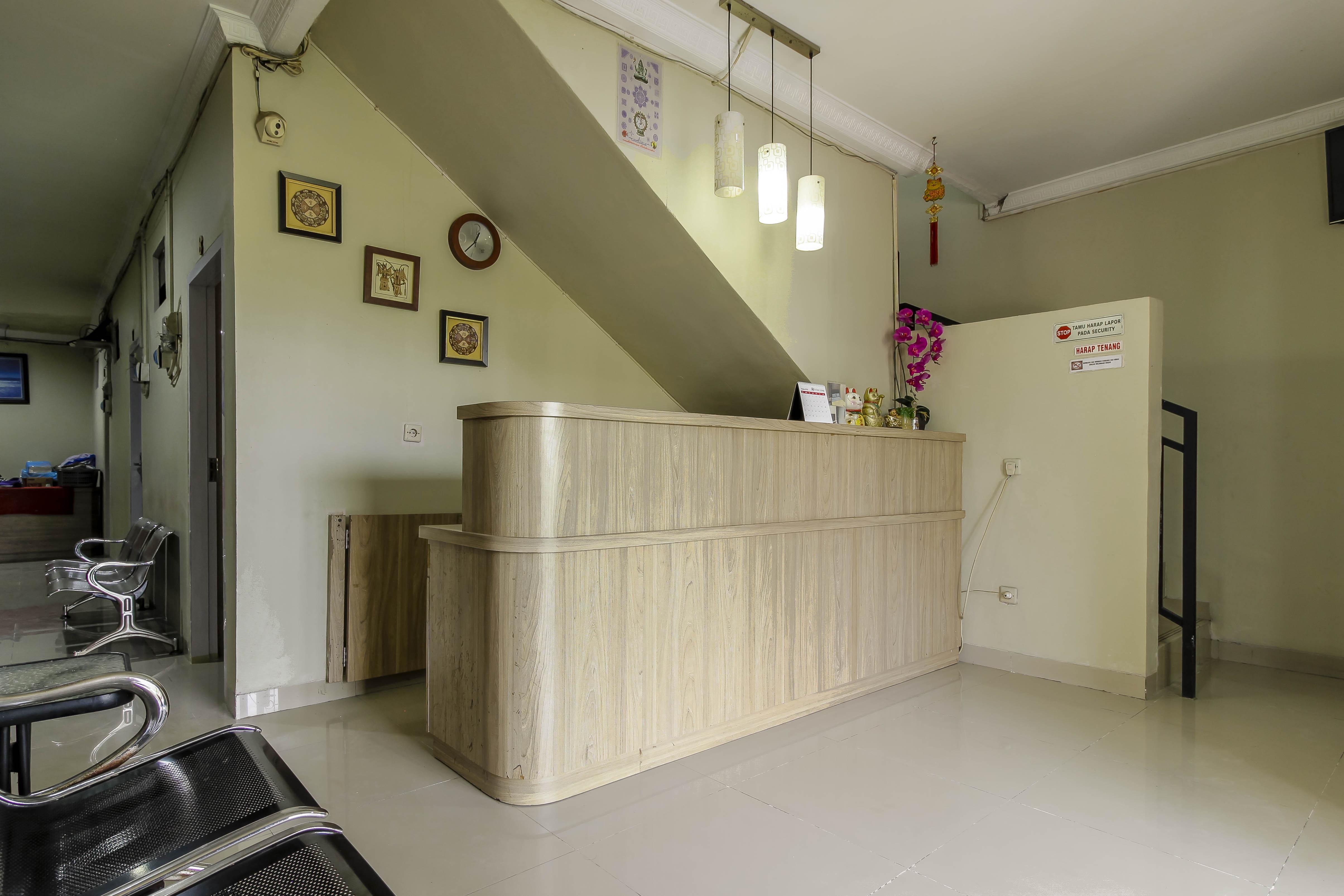 Reddoorz Plus Near Lippo Cikarang Mall Бекаси Екстериор снимка